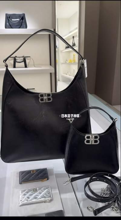 Picture of Balenciaga Handbags _SKUfw177416119fw